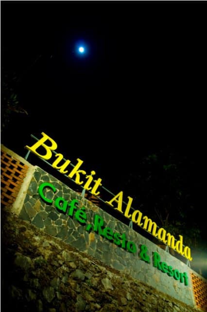 Bukit Alamanda Resort, Resto, dan Caffe