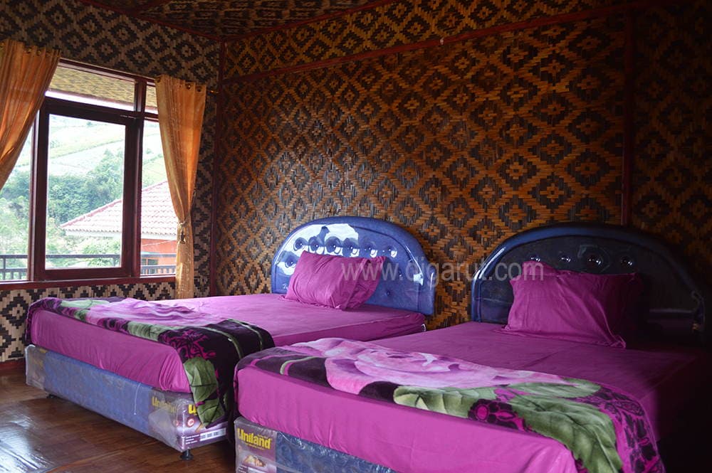 Puncak Jaya Darajat Cottage Papandayan Tradisional Twin Bed