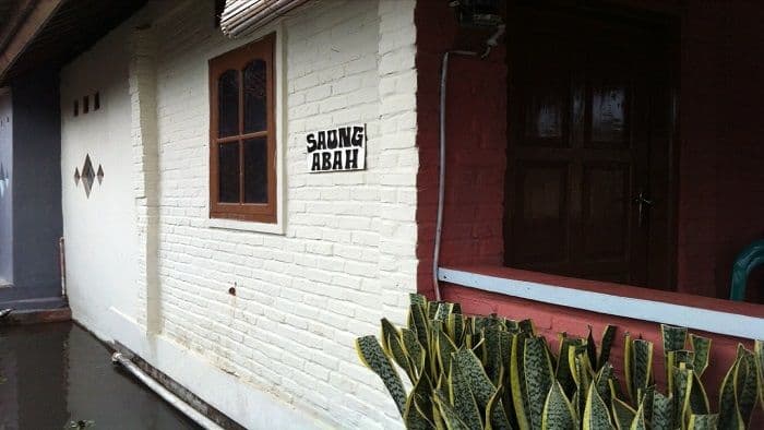 Villa Abah Cipanas Penginapan Alternatif