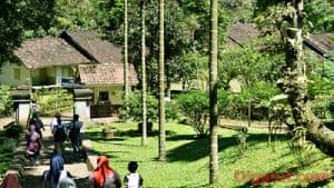 Kampung Pulo Cangkuang, Rumah Adat Ditengah Danau