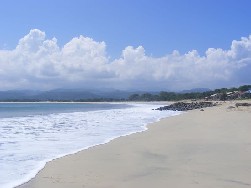 Pantai Cijeruk Indah Yang Masih Perawan