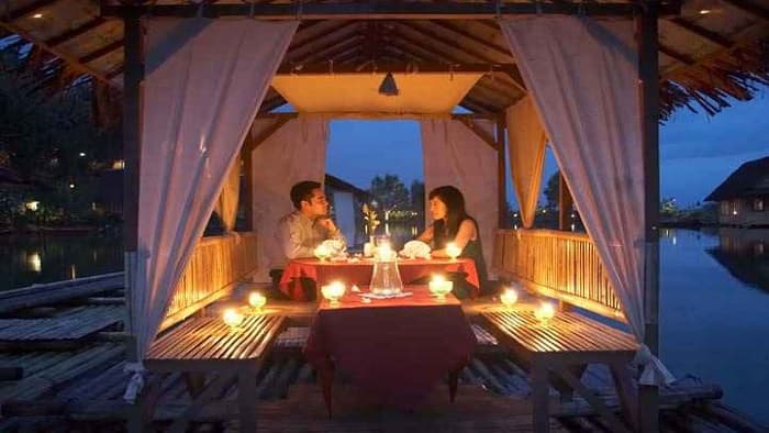 Paket Bulan Madu Kampung Sampireun